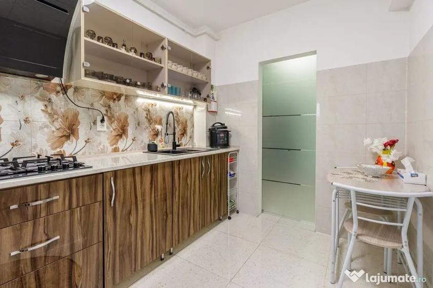 Apartament cu 2 camere decomandat în Apărătorii Patriei