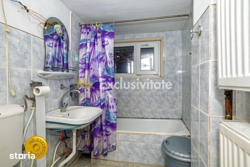 Casă cu 8 camere cu Teren 5232 Mp în Căldăraru