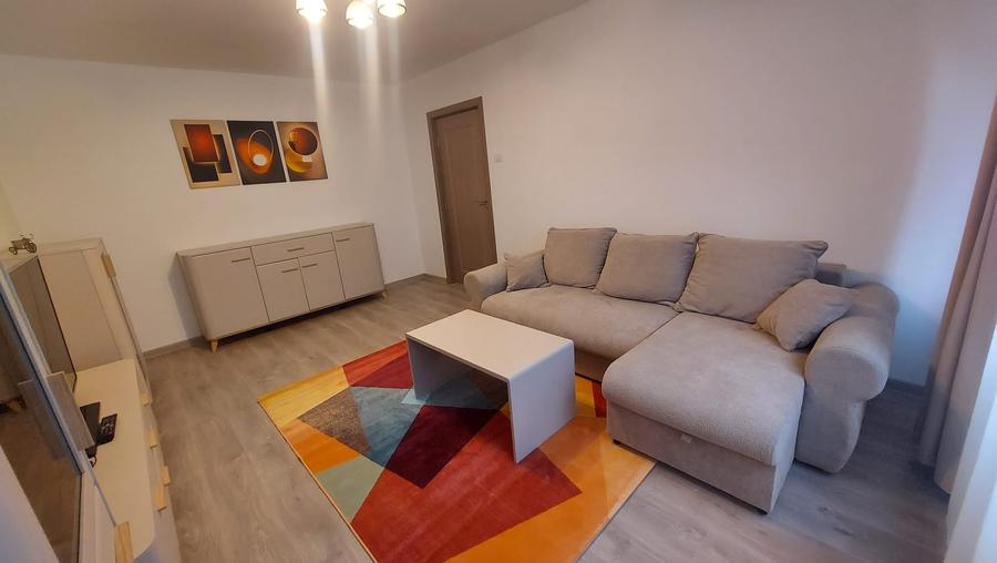 Apartament cu 3 camere în Drumul Taberei
