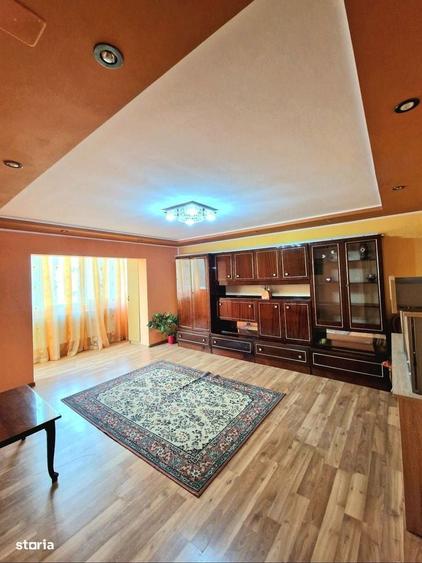 Apartament cu 3 camere decomandat în Dâmbovița