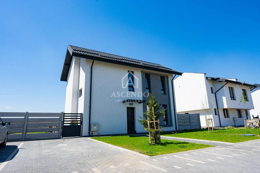 Casă individuală cu 3 camere cu Canalizare în Nord-Est