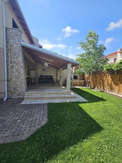 Casă cu Teren 400 Mp în Central