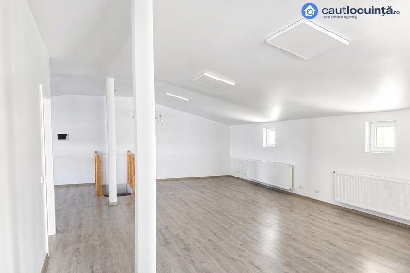 Casă individuală cu 8 camere cu Canalizare în Fundeni