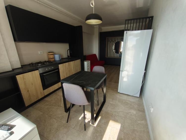 Inchiriez apartament Royal Town - 2