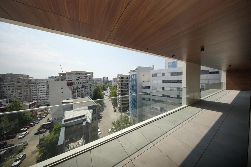 Apartament cu 4 camere decomandat în Unirii