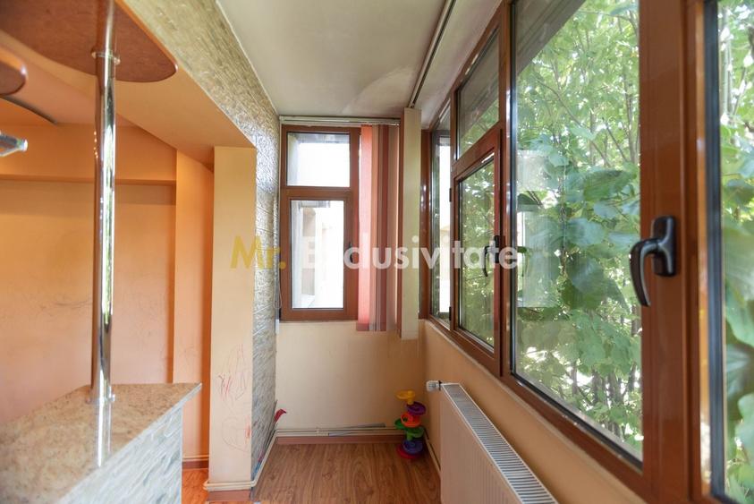 Apartament cu 3 camere decomandat în Prundu