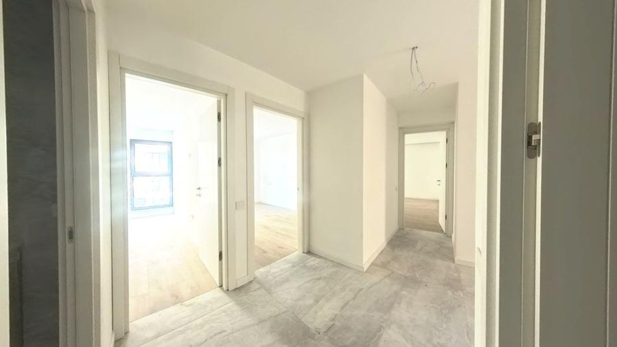 Apartament cu 3 camere decomandat în Străulești