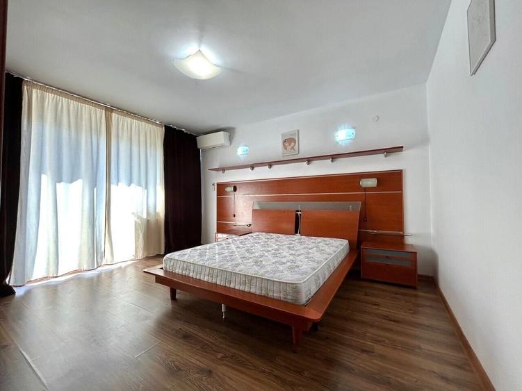 Duplex cu 5 camere cu Canalizare în Iancu Nicolae