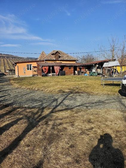 Casă cu Teren 1300 Mp în Răscruci