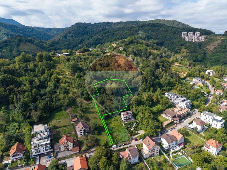 Teren Construcții intravilan de 2969 mp, în Schei