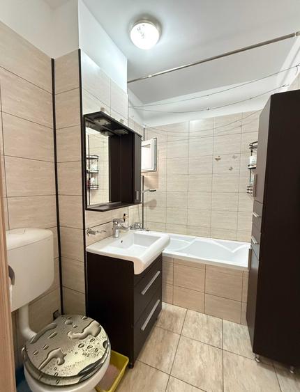 Apartament cu 3 camere decomandat în Drumul Taberei
