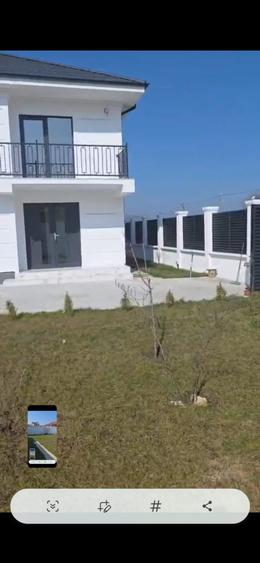 Casă cu 3 camere cu Canalizare în Central