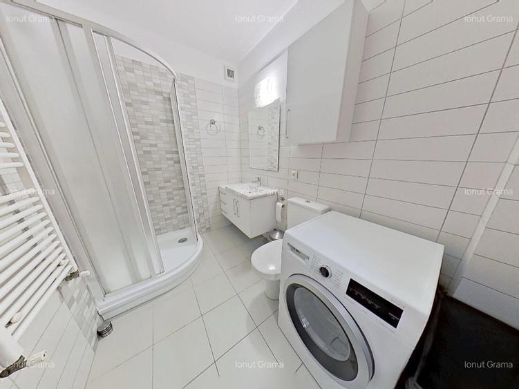 Apartament cu 3 camere semidecomandat, mobilat în Iancu Nicolae