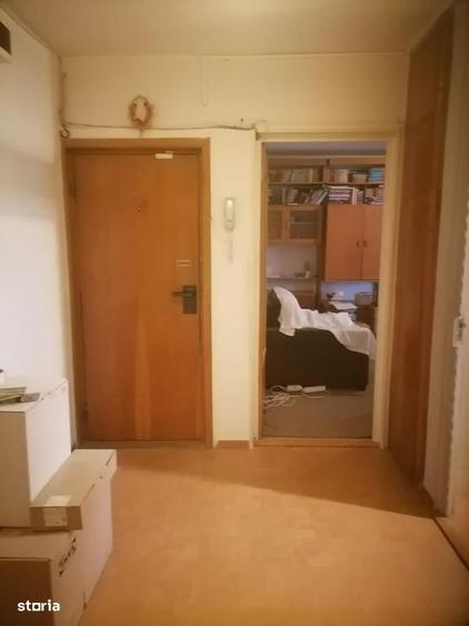 Apartament cu 3 camere decomandat în Baba Novac