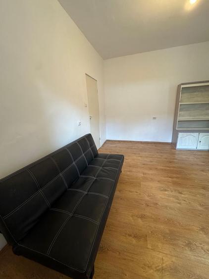 Casă cu 2 camere cu Teren 40 Mp în Central