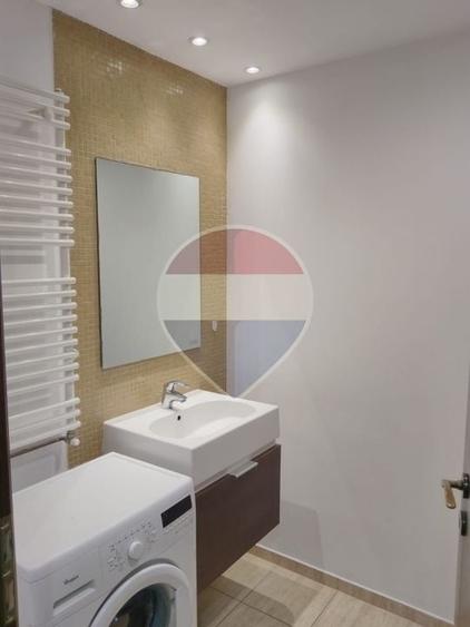 Apartament cu 2 camere, mobilat în Central