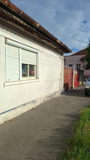 Casă individuală cu 2 camere cu Teren 185 Mp în Central