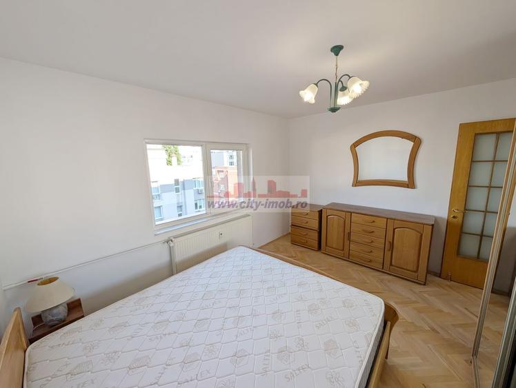 Apartament cu 2 camere decomandat în Victoriei