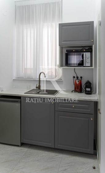 Apartament cu 2 camere semidecomandat, mobilat în Central