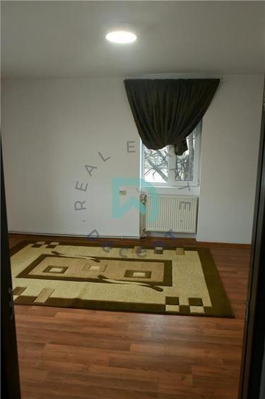 Casă cu 2 camere cu Teren 300 Mp în Craiter