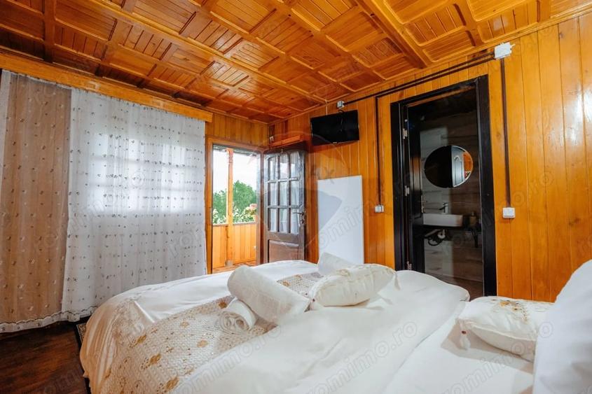 Casă cu 6 camere cu Teren 861 Mp în Corbi