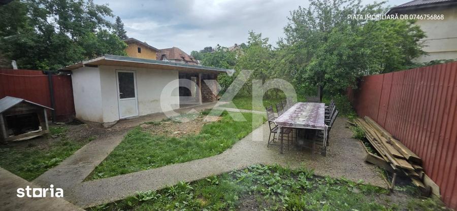Casă cu 9 camere cu Canalizare în Ultracentral