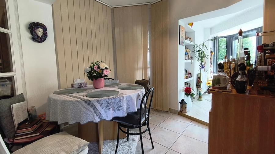 Apartament cu 2 camere decomandat în Piața Centrală