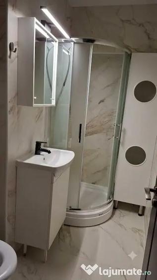 Apartament cu 4 camere decomandat în Olteniței