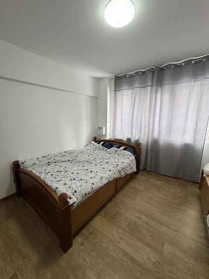 Apartament cu 3 camere decomandat în Iancului