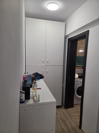 Apartament cu 3 camere decomandat în Exterior Vest