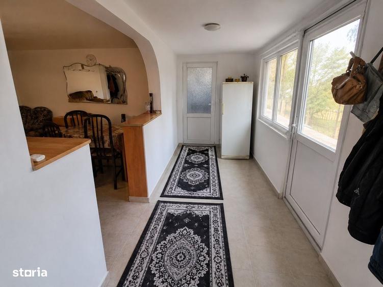 Casă cu 3 camere în Tânganu
