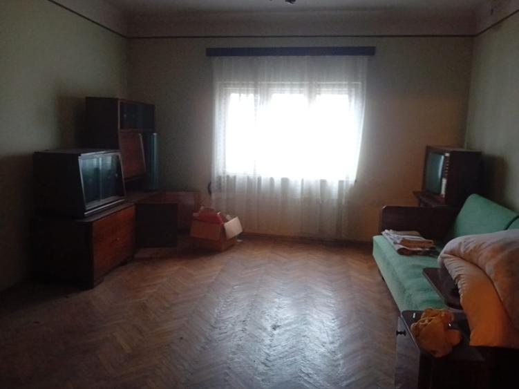 Casă individuală cu 3 camere cu Canalizare în Unirii