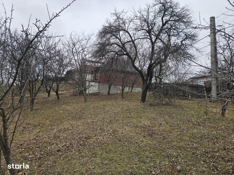 Casă cu 4 camere în Ghioșești