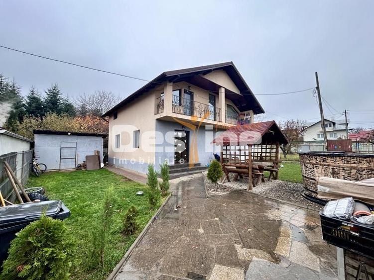 Casă individuală cu 5 camere cu Canalizare în Central