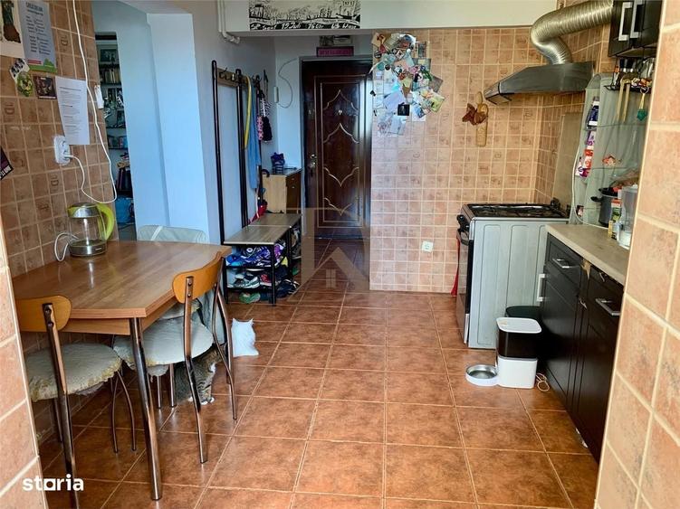 Apartament cu 3 camere decomandat în Centru Civic