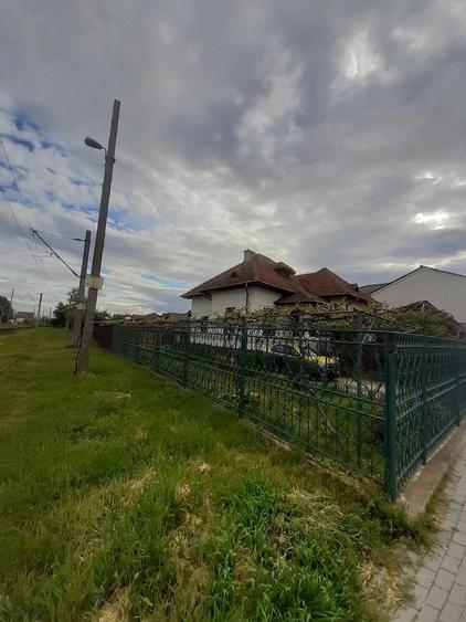 Casă cu Teren 1471 Mp în Central