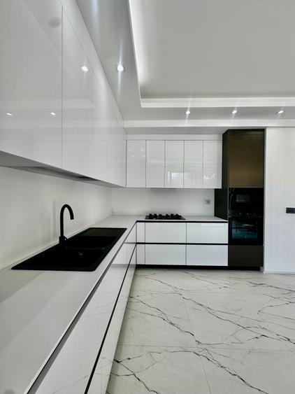 Casă individuală cu 6 camere cu Teren 1032 Mp în Pipera