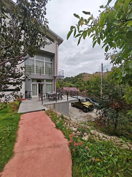 Casă cu Teren 650 Mp în Central