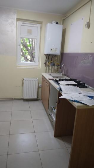 Apartament cu 3 camere decomandat, mobilat în Vitan Mall