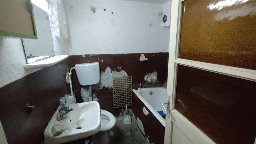 Casă individuală cu 4 camere cu Canalizare în Stadion