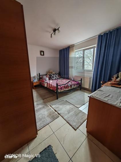 Casă cu 7 camere cu Teren 190 Mp în Progresul