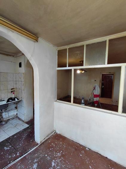 Garsonieră decomandată în Central