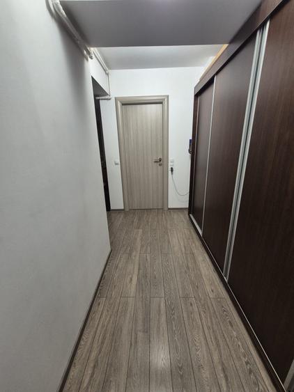 Apartament cu 2 camere decomandat în Runcu