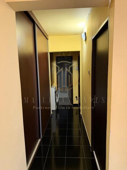Apartament cu 3 camere decomandat, mobilat în Titan
