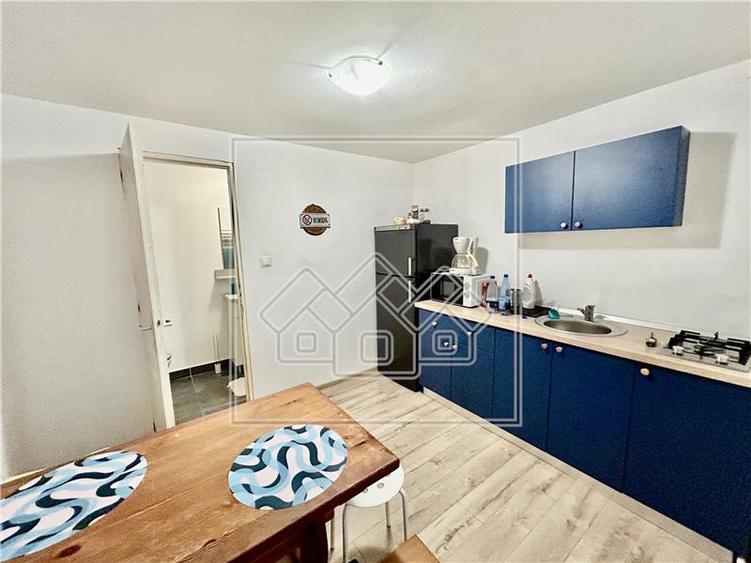 Duplex cu 6 camere cu Canalizare în Central