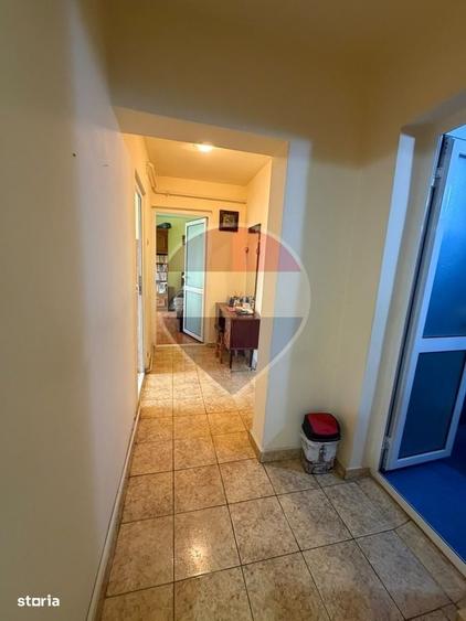 Apartament cu 2 camere decomandat în 1 Mai