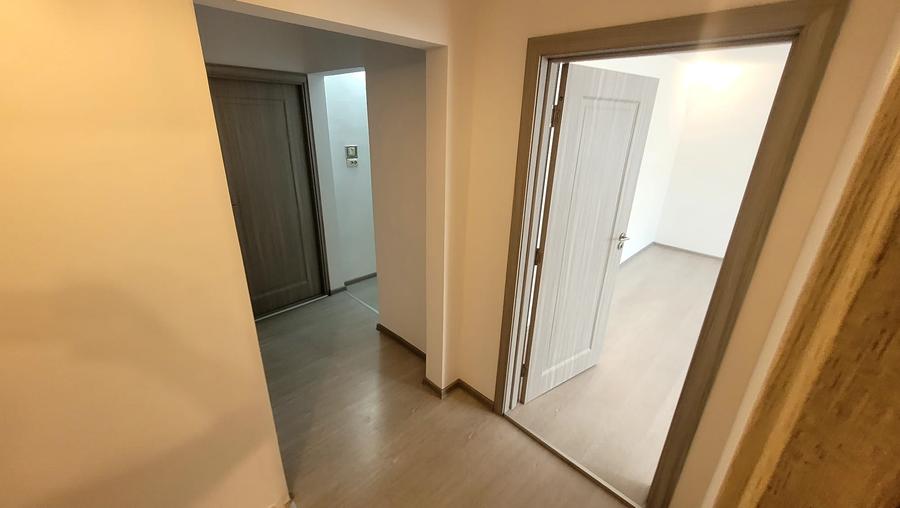 Apartament cu 3 camere decomandat, mobilat în Aradului