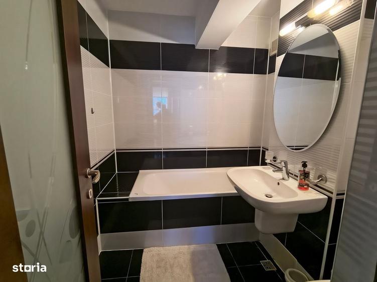 Apartament cu 3 camere decomandat în Faleza Nord