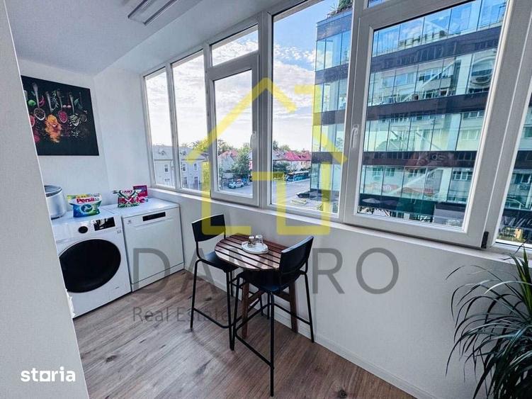 Apartament cu 2 camere semidecomandat, mobilat în Tei
