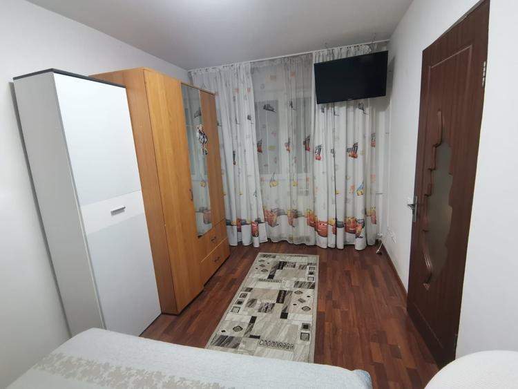 Apartament cu 2 camere semidecomandat în Crâng